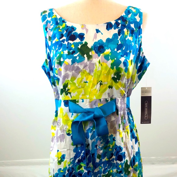 Karin Stevens - Picture 2 of 7